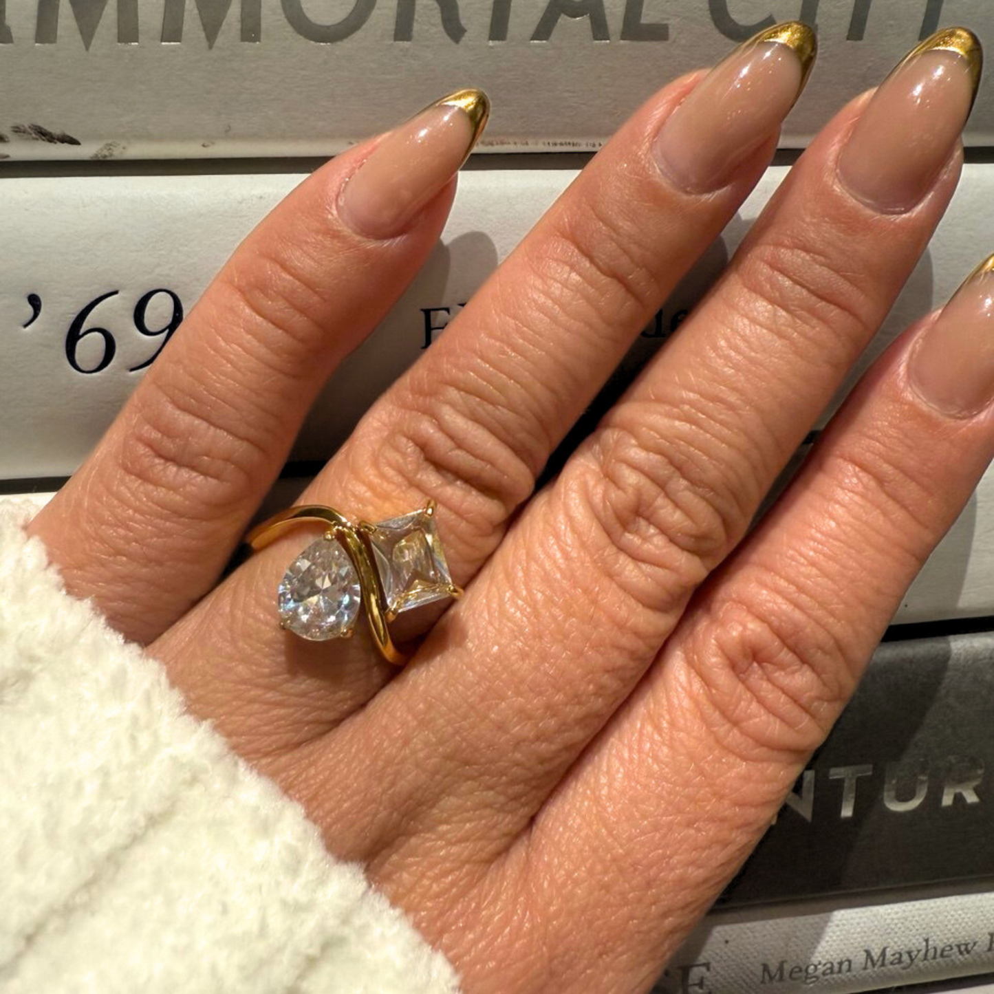 Duo-Cut Crossover Ring