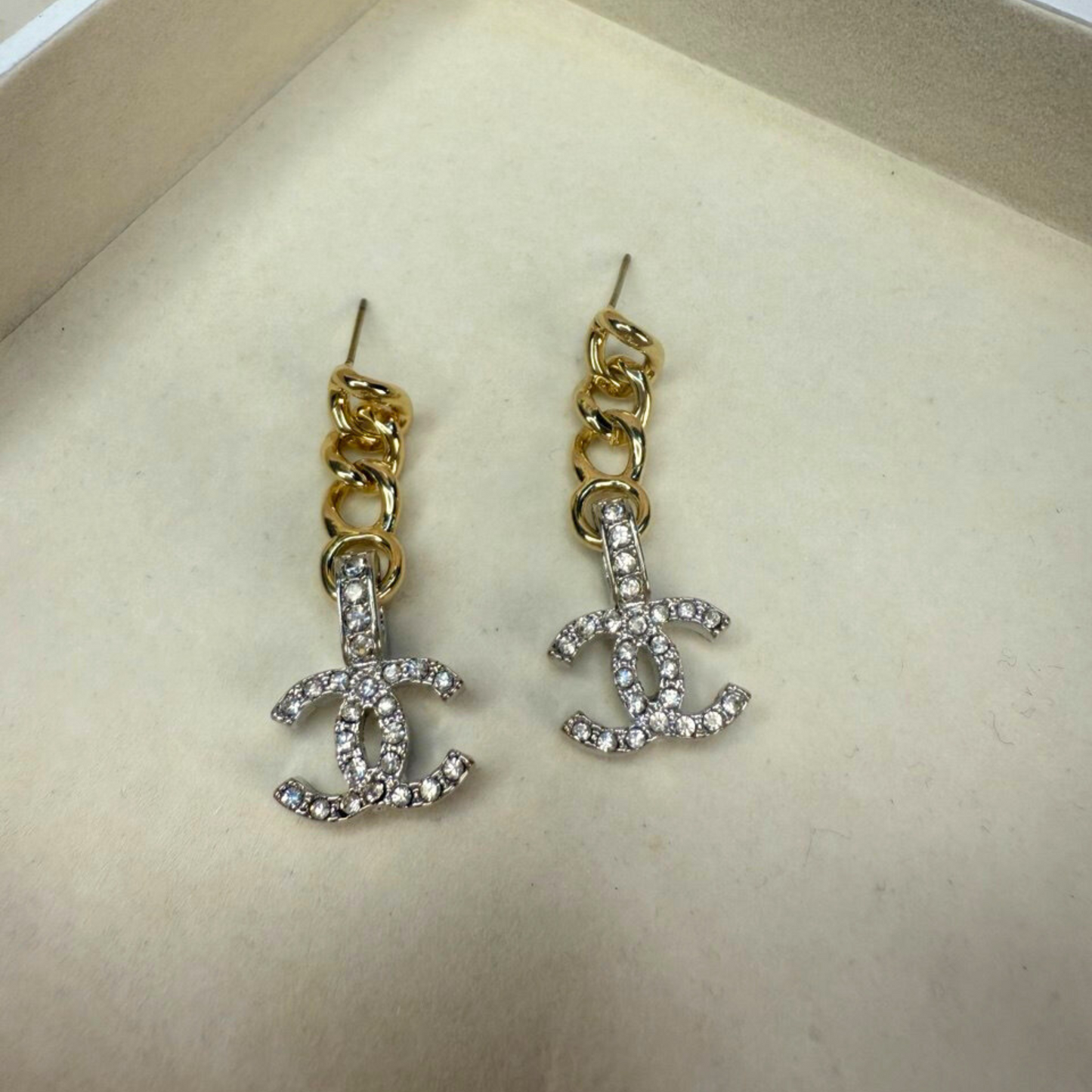 Glamour Chain Dangles