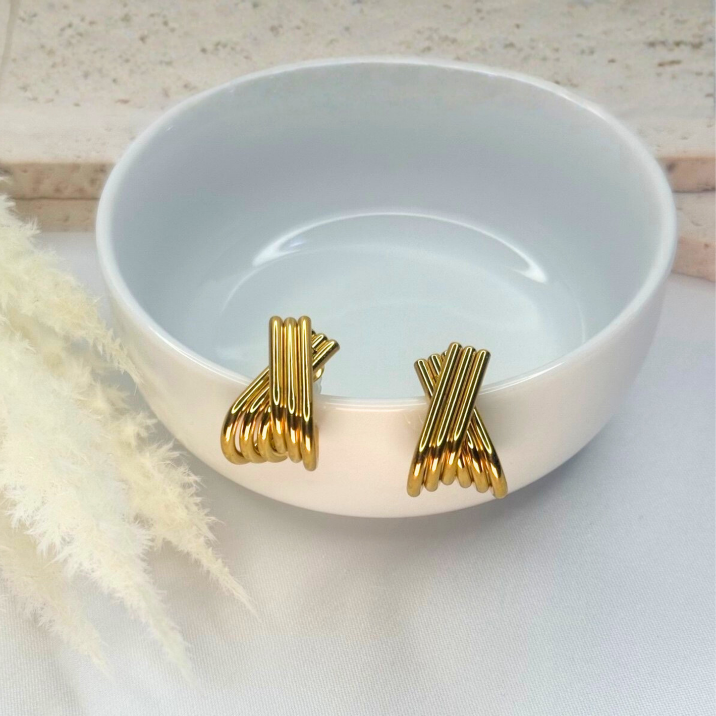 The Crisscross Rib Huggies