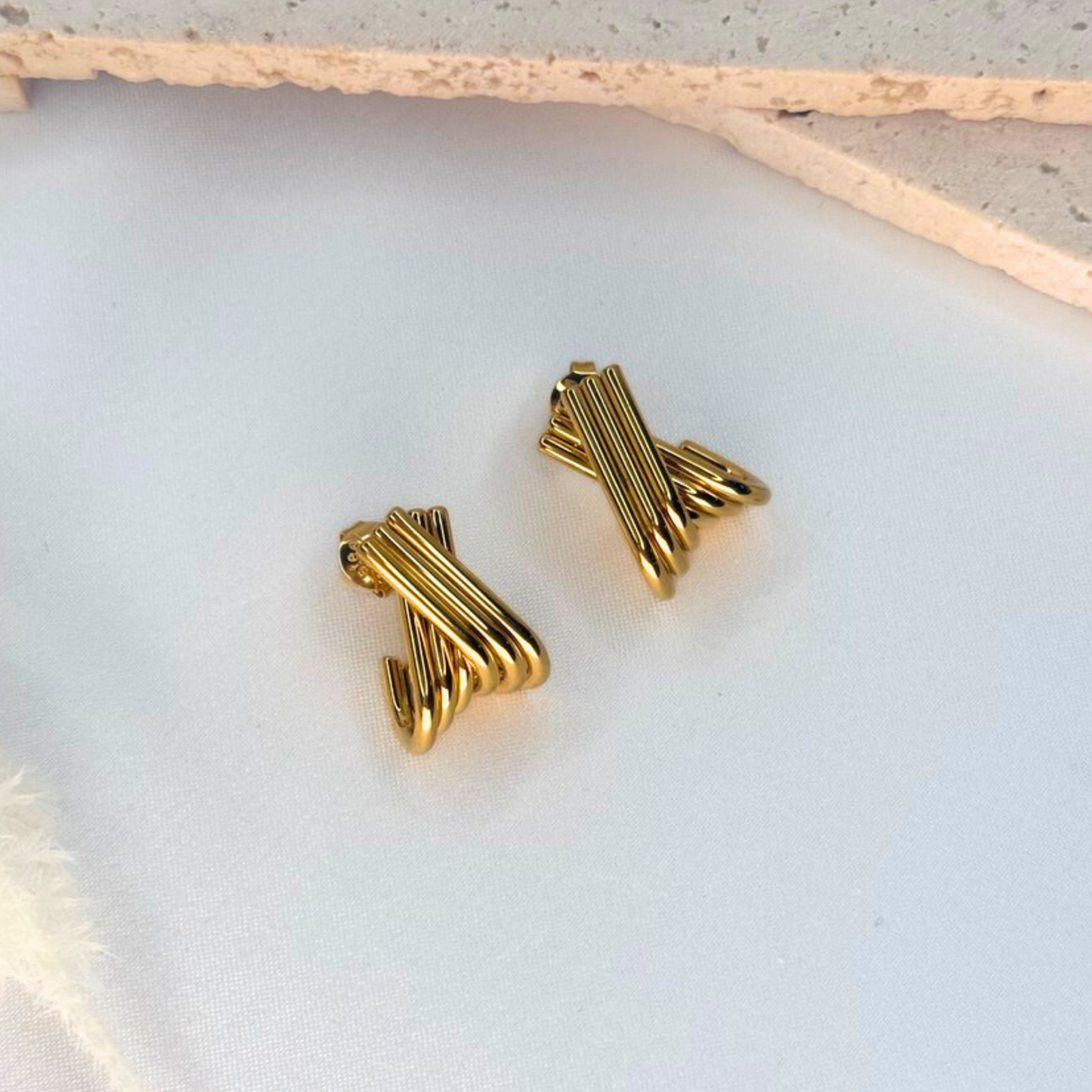 The Crisscross Rib Huggies