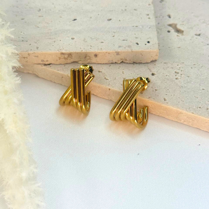 The Crisscross Rib Huggies