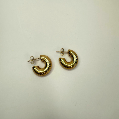 Ribbed Mini Hoops